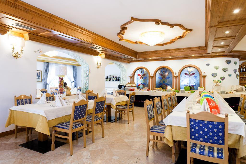 Hotel Vienna San Martino Di Castrozza Zewnętrze zdjęcie