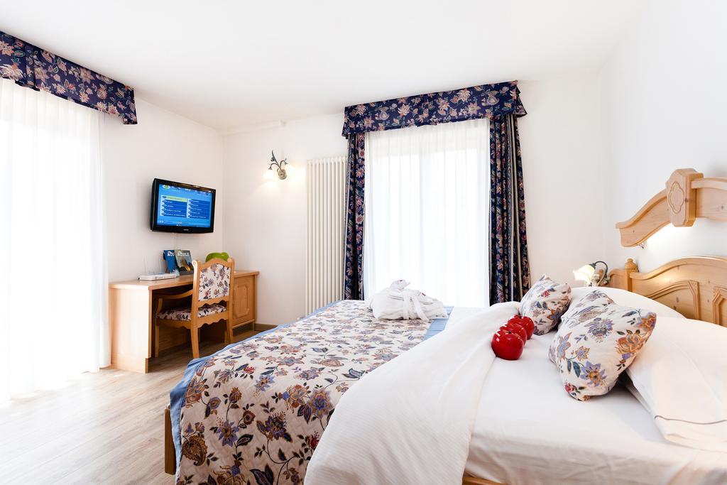Hotel Vienna San Martino Di Castrozza Zewnętrze zdjęcie